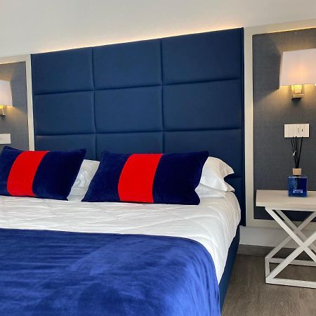 Hotel Rombino Фонтебланда Экстерьер фото