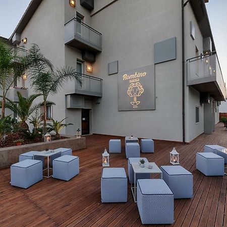 Hotel Rombino Фонтебланда Экстерьер фото
