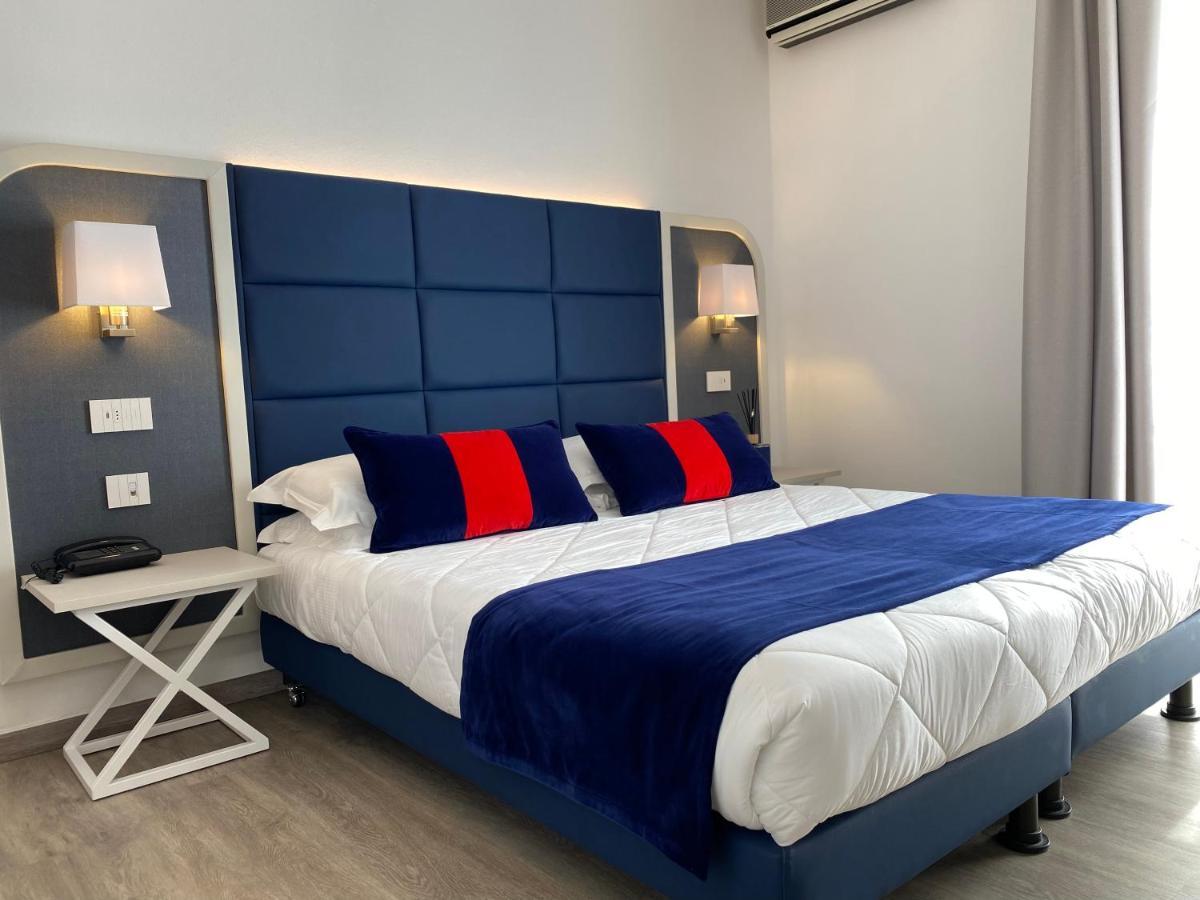Hotel Rombino Фонтебланда Экстерьер фото