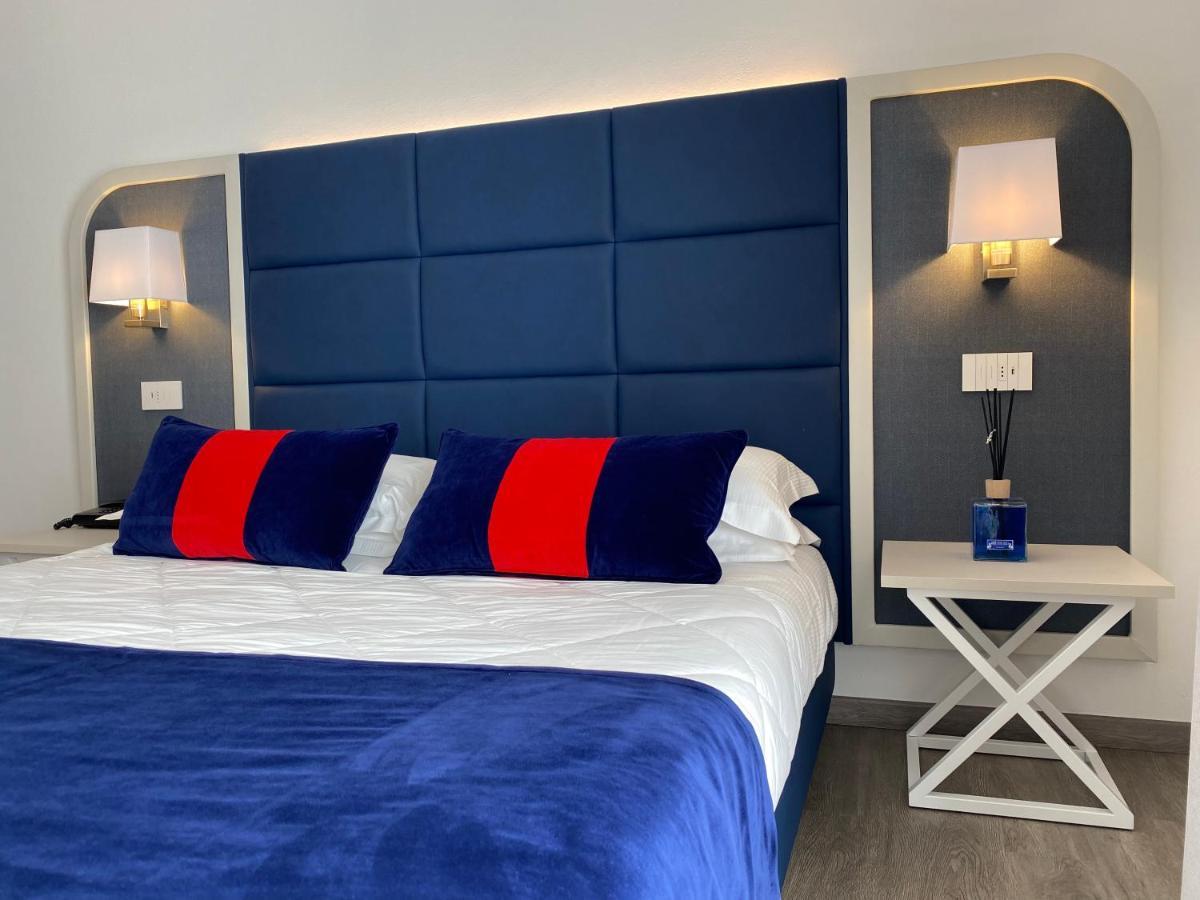 Hotel Rombino Фонтебланда Экстерьер фото