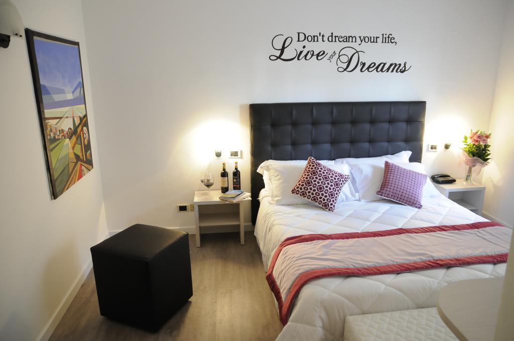 Hotel Rombino Фонтебланда Экстерьер фото
