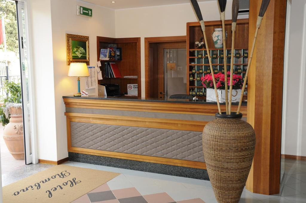 Hotel Rombino Фонтебланда Экстерьер фото