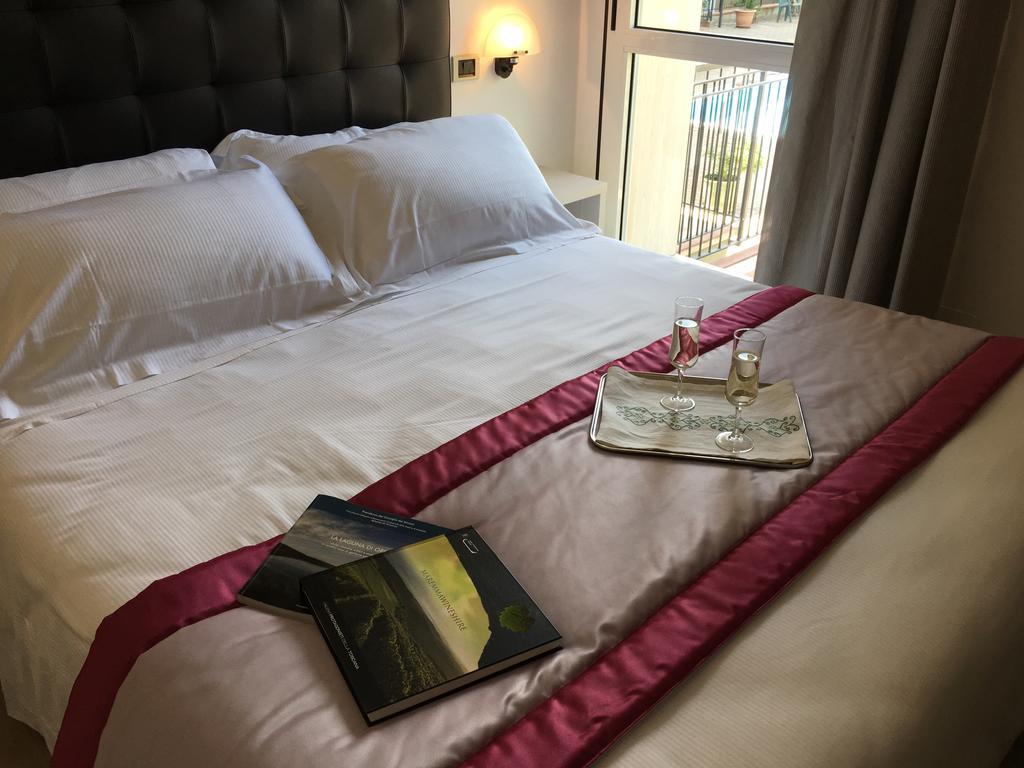 Hotel Rombino Фонтебланда Экстерьер фото