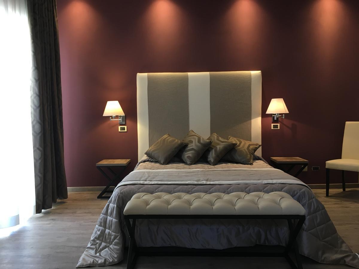 Hotel Rombino Фонтебланда Экстерьер фото