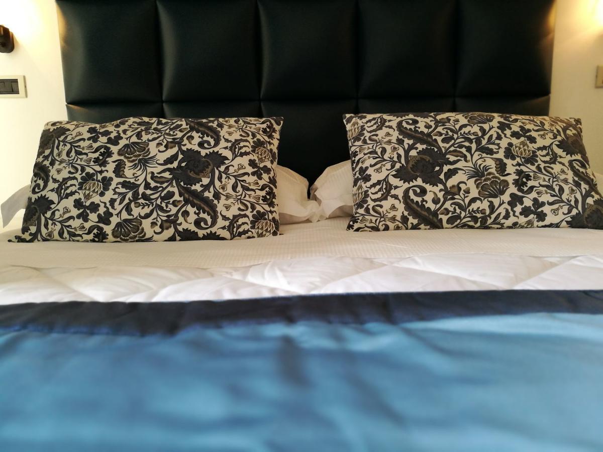 Hotel Rombino Фонтебланда Экстерьер фото