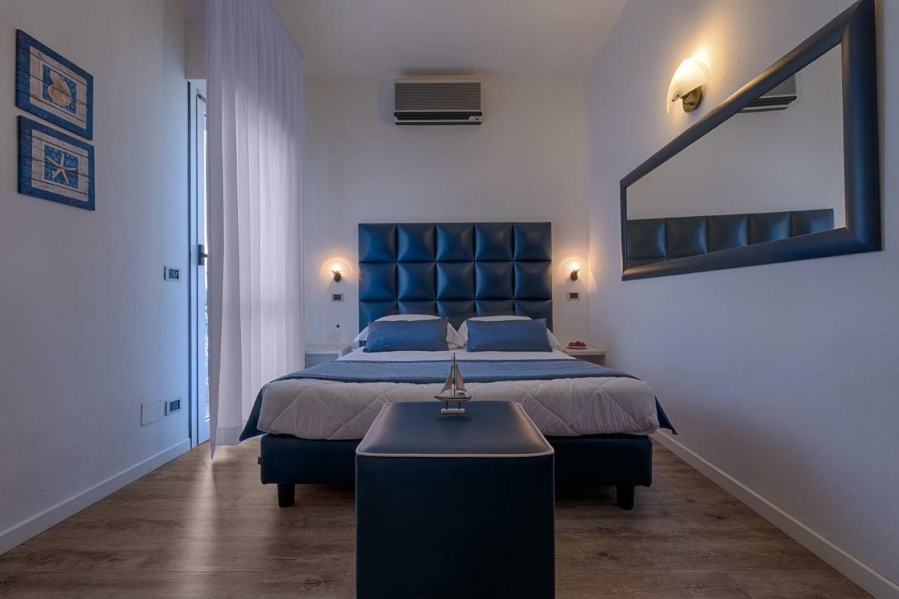 Hotel Rombino Фонтебланда Экстерьер фото