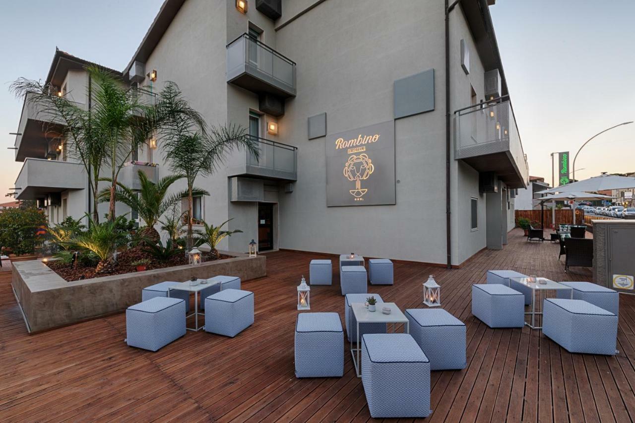 Hotel Rombino Фонтебланда Экстерьер фото